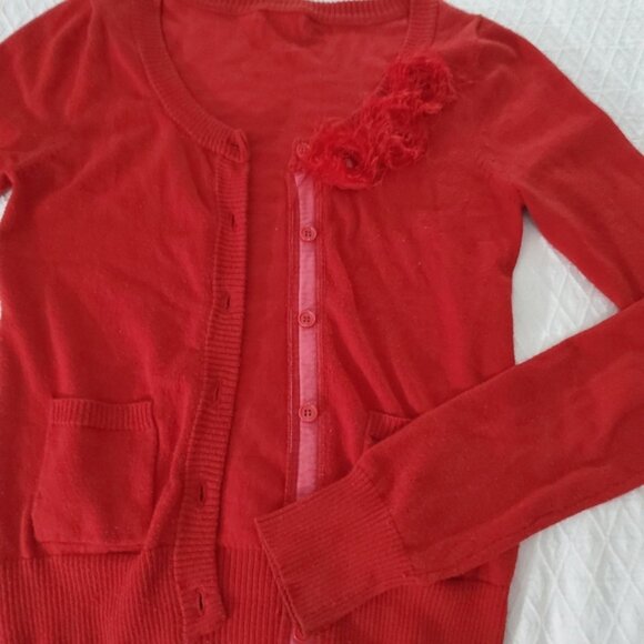 Vintage Knit Red Cardigan With Pockets/Flower Broach - Picture 8 of 15
